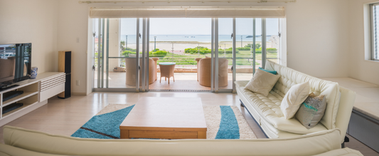 Jak sprawić, by mały pokój wydawał się większy? Tapety a optyczne powiększanie przestrzeni!