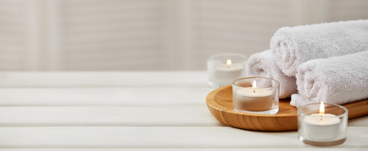 Jak osiągnąć efekt domowego SPA dzięki tapetom? Oto sposób na relaksującą łazienkę!